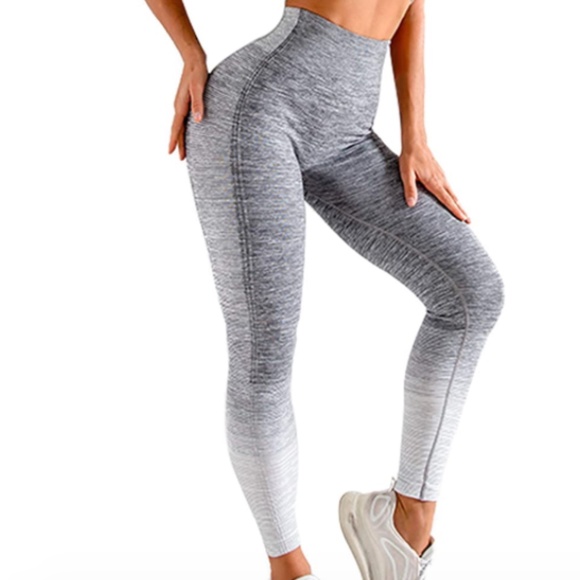 OLCHEE Women's 2 Piece Workout Outfit - Picture 2 of 5